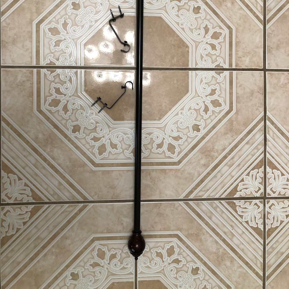 Curtain rod 24”- 48”